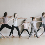 Como melhorar o raciocínio lógico das crianças com a prática da yoga